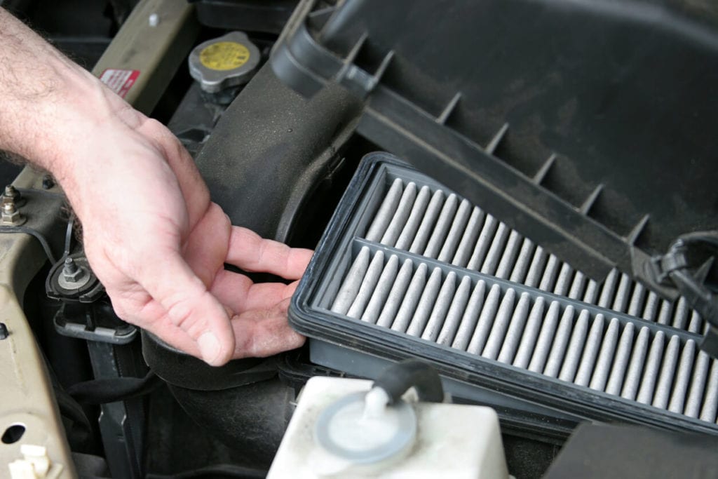 How to maximize your car fuel efficiency - replace your filters